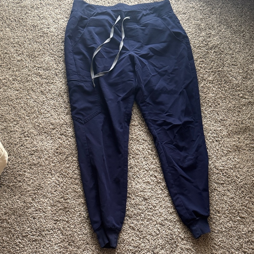 Figs Zamora jogger - older version.